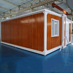 A double-wing folding house that is only 700mm wide when folded