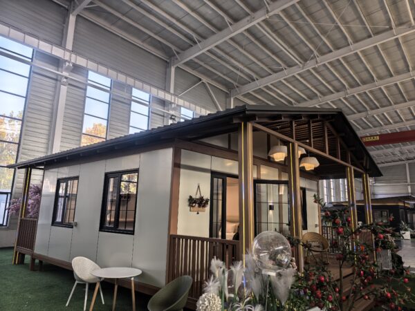 Luxurious and fully furnished double-wing folding villa with a pavilion and terrace