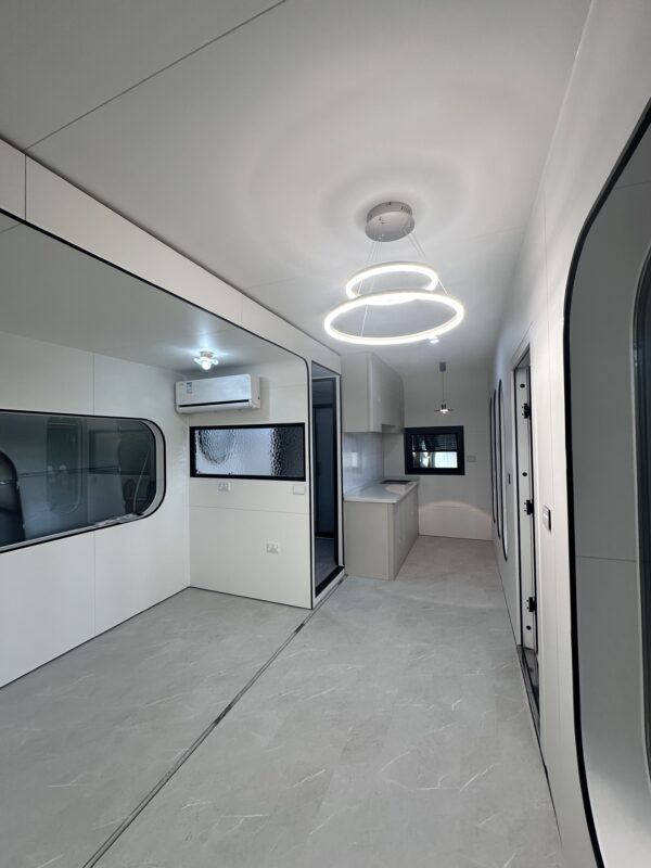 The apple warehouse can be expanded by dragging and dropping