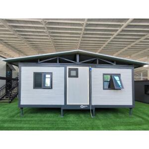 H410f1aa91f864c0dbce43ab33872df790 A 20-foot-wide room with a roof and double-winged folding design